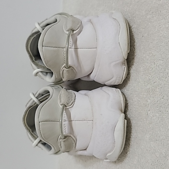 Adidas Women's Ozweego 'Cloud White' Silver Metallic Running Shoes EG0552 Size 7 - Picture 6 of 8